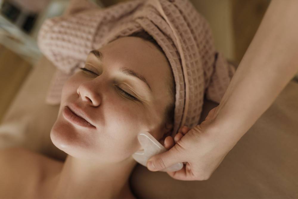 Kulit Lebih Licin Dengan Gua Sha – Betulkah?